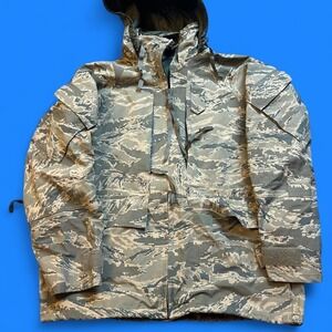 Military All Purpose Environmental Parka Jacket USAF Size Medium short